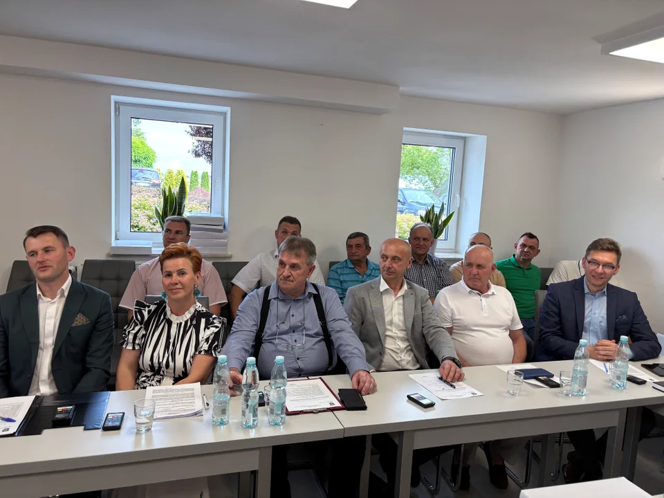 "To dla mnie ogromna motywacja do dalszej pracy na rzecz naszej gminy". Michał Jasek z jednogłośnym wotum zaufania i absolutorium