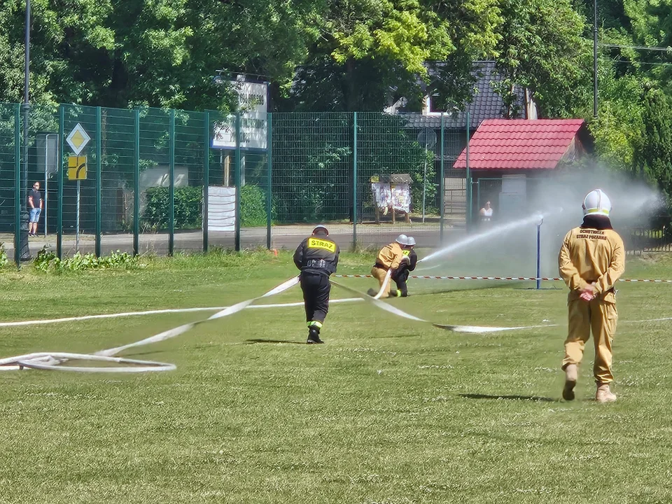 Strażacki duch walki pomimo upału – za nami Międzygminne Zawody Sportowo-Pożarnicze Gmin Nałęczów i Wąwolnica 2025 (galeria)