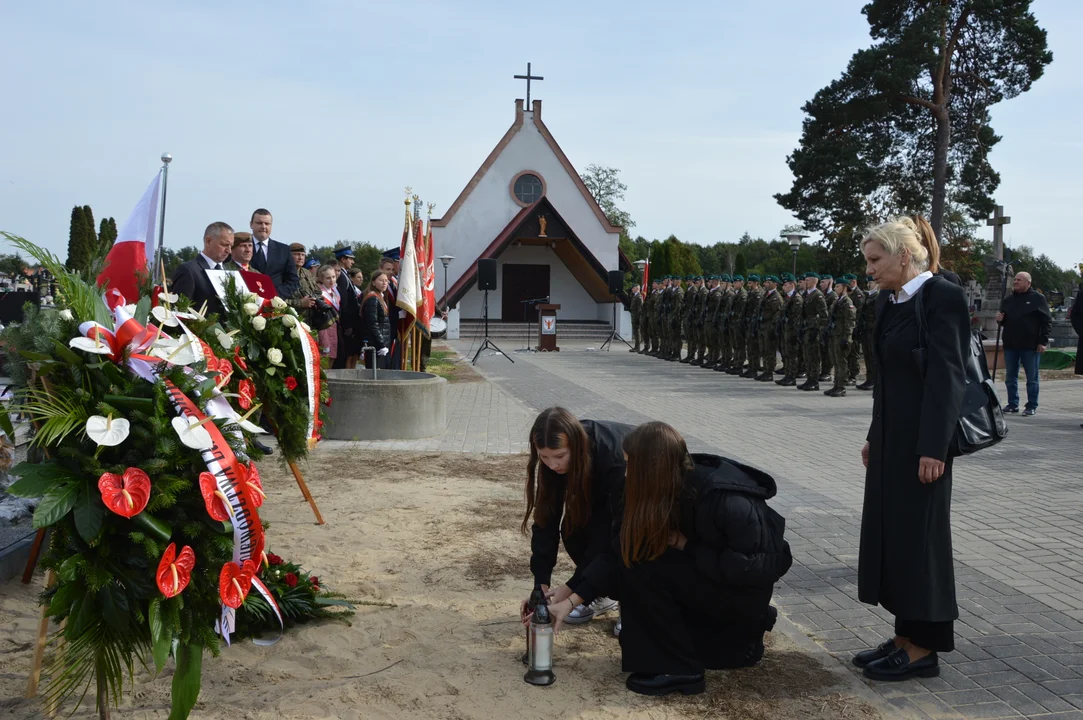 Odsłonięcie nagrobka żołnierza AK Karola Chlebickiego w Chodlu