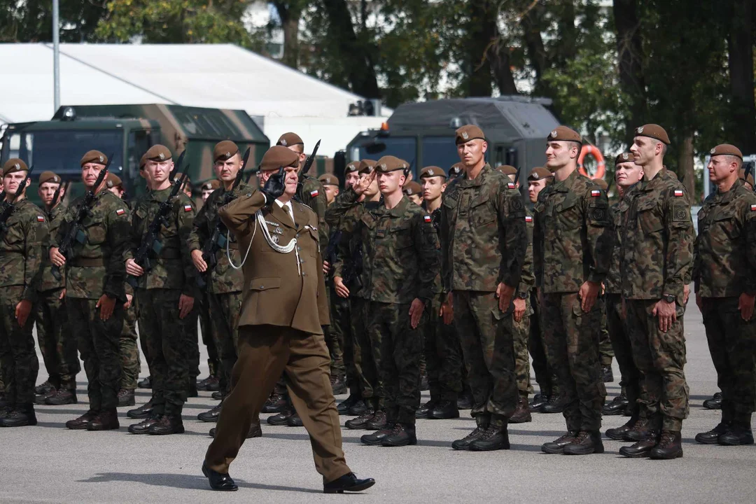 Uroczysta przysięga wojskowa w 2 LBOT