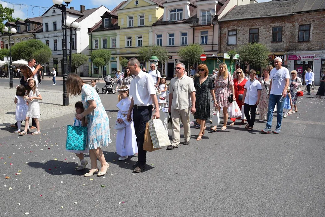 Biała Podlaska: Procesja Bożego Ciała na placu Wolności