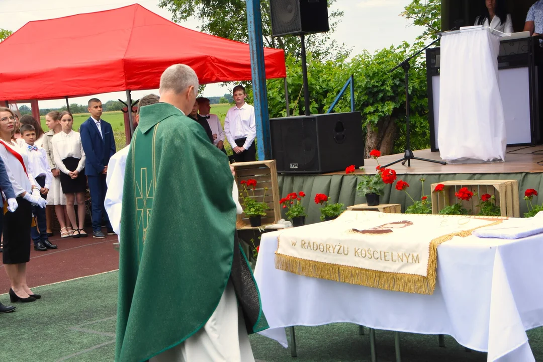 Szkoła Podstawowa w Radoryżu Kościelnym ma nowego patrona. To znany pisarz