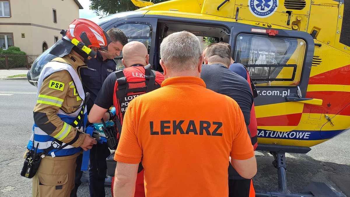 Województwo lubelskie: Małe dziecko wypadło z 3. piętra bloku. Interweniował śmigłowiec LPR