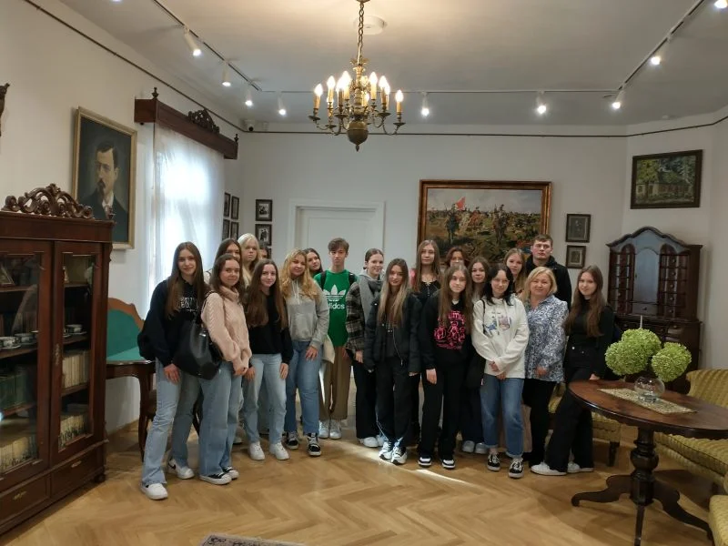 Uczniowie "Kościuszki" z wizytą w Muzeum Henryka Sienkiewicza w Woli Okrzejskiej