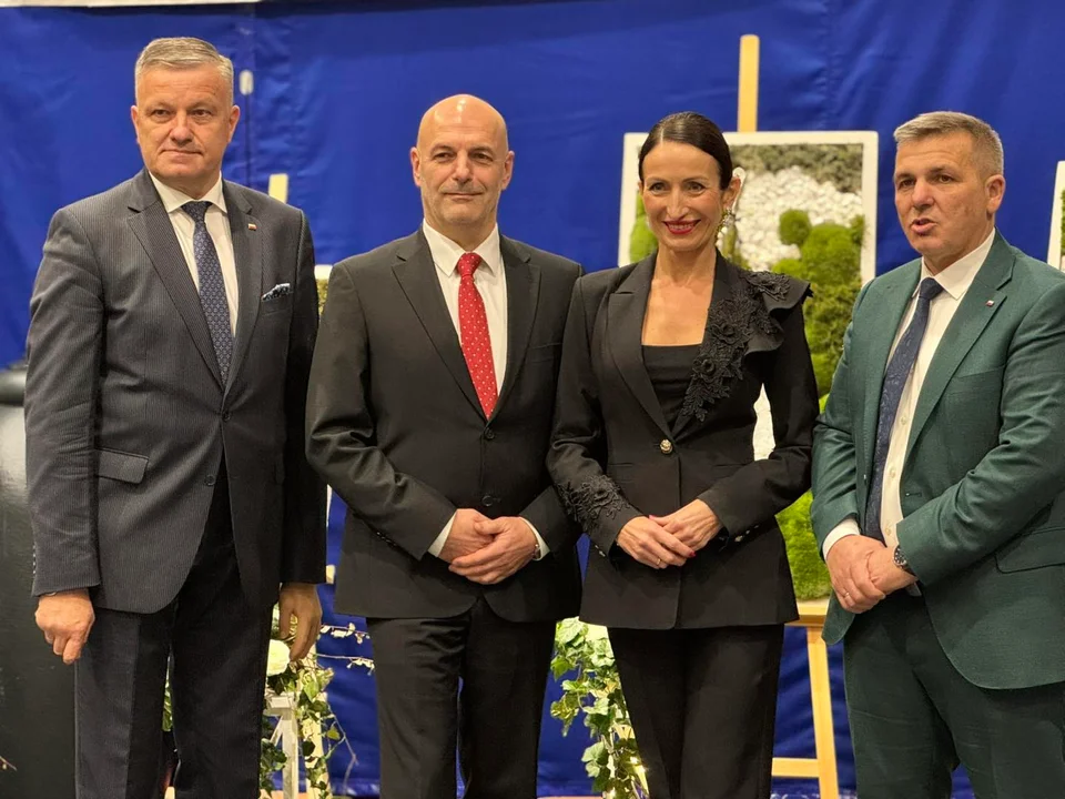 Hala Sportowa w ZSP Żelechów oficjalnie oddana do użytku. Największa inwestycja oświatowa w historii powiatu