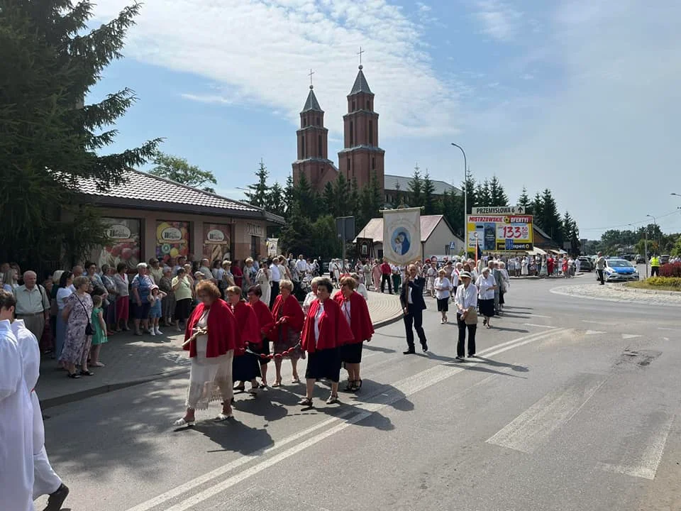 Procesja Bożego Ciała w parafii Matki Kościoła w Łukowie