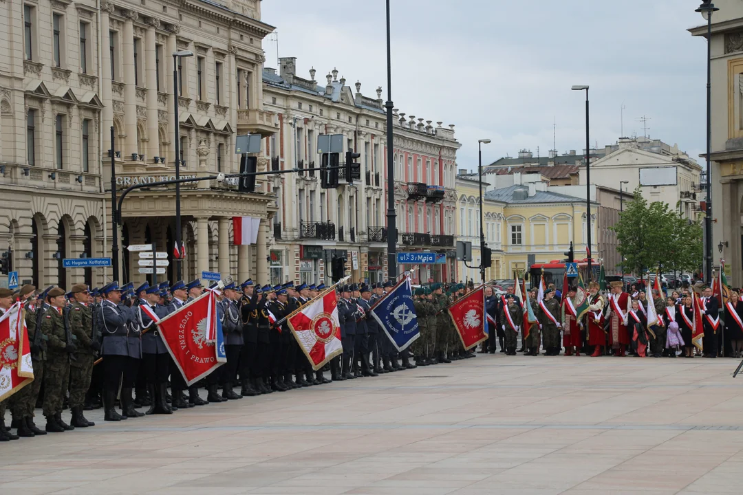 Mieszkańcy Lublina upamiętnili 232. rocznicę uchwalenia Konstytucji 3 Maja. Zdjęcia z uroczystości - Zdjęcie główne