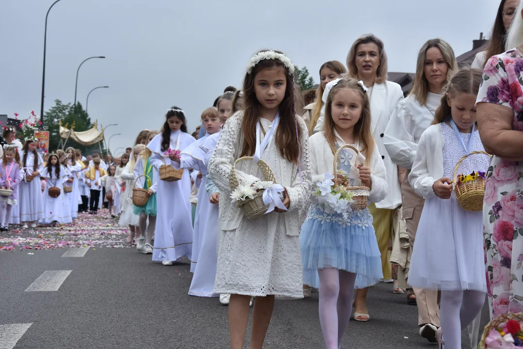 Ulice pełne wiernych! Wyjątkowe Boże Ciało w Biłgoraju (foto) - Zdjęcie główne