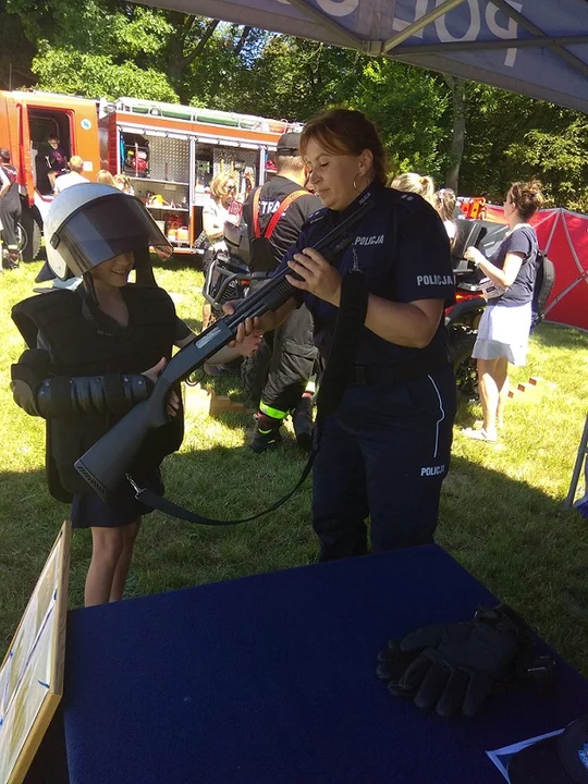 Policjanci na dniu otwartym stadniny koni w Janowie Podlaskim - Zdjęcie główne