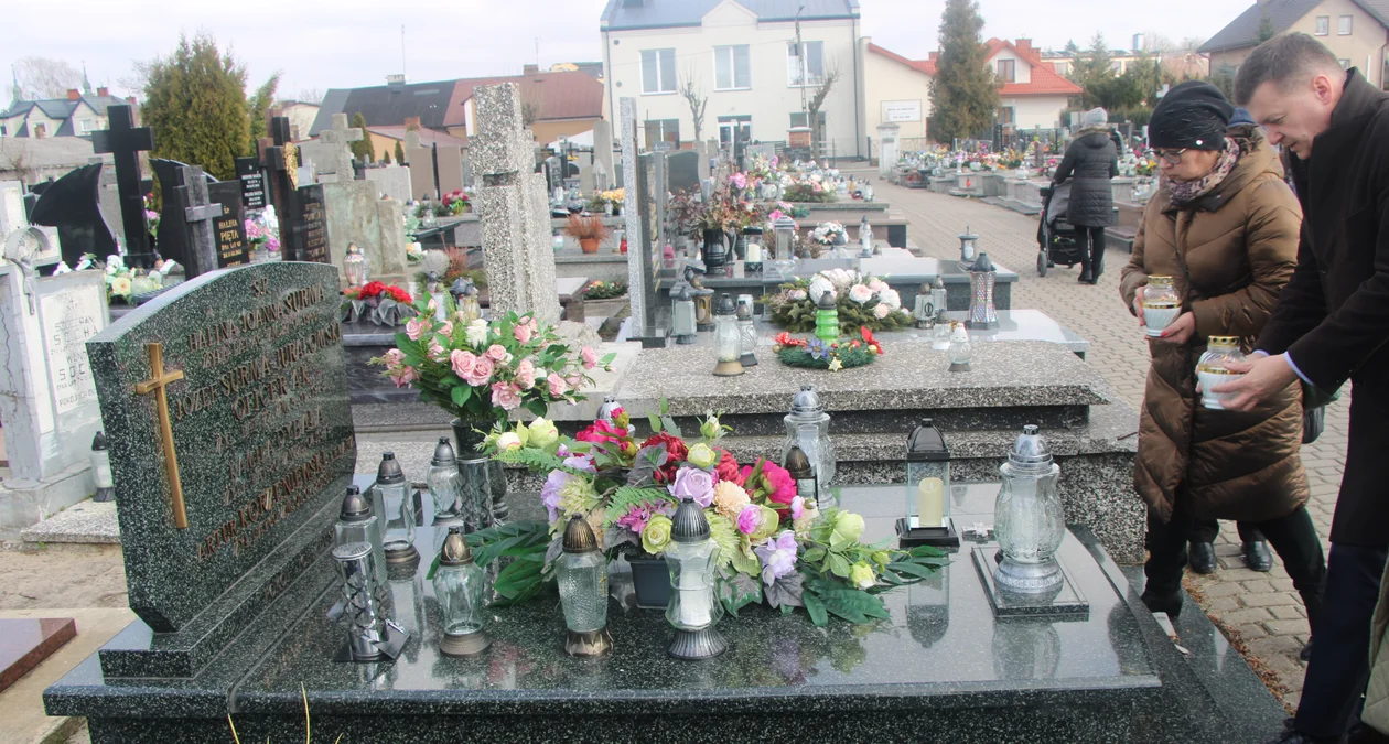 Dzień Żołnierzy Wyklętych w Lubartowie. Miejsca pamięci na cmentarzu parafialnym (zdjęcia) - Zdjęcie główne