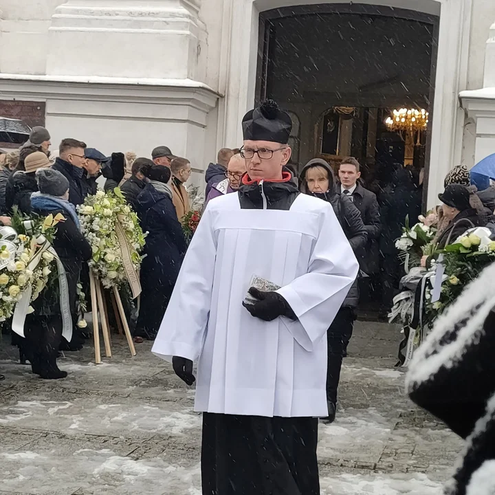 Tłumy pożegnały zamordowaną komornik z Łukowa.  Dziś w Adamowie odbył  się pogrzeb śp. Ewy Kochańskiej