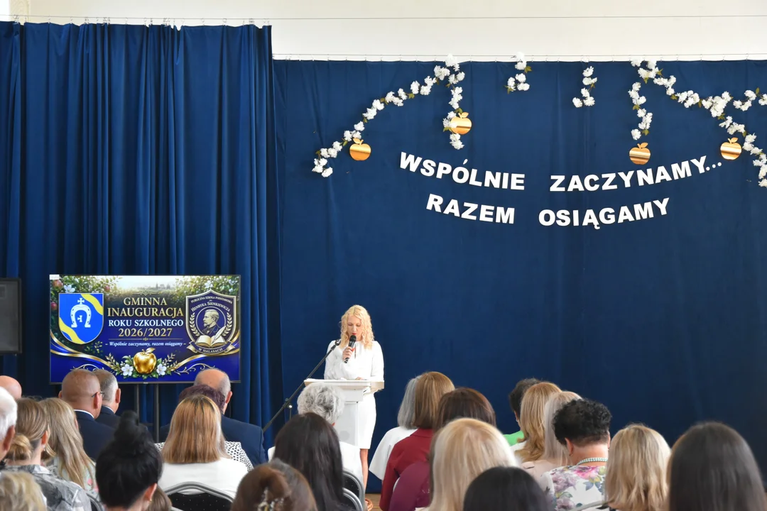 „Wspólnie zaczynamy, razem osiągamy”. Gmina Międzyrzec Podlaski zainaugurowała nowy rok szkolny w Halasach
