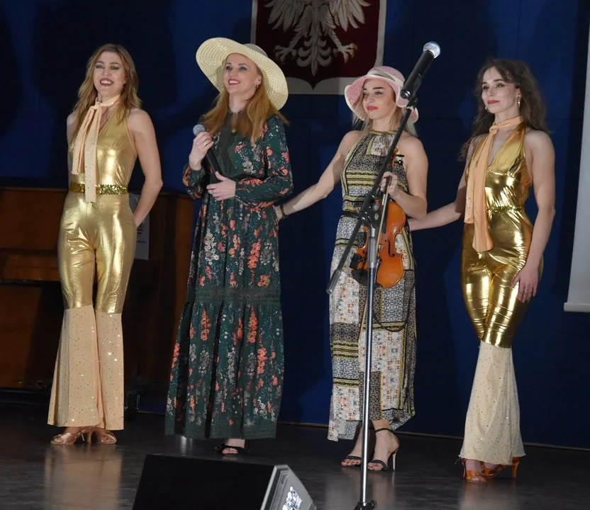 Miętne: Wieczór zwieńczył koncert „Tylko mnie poproś do tańca”