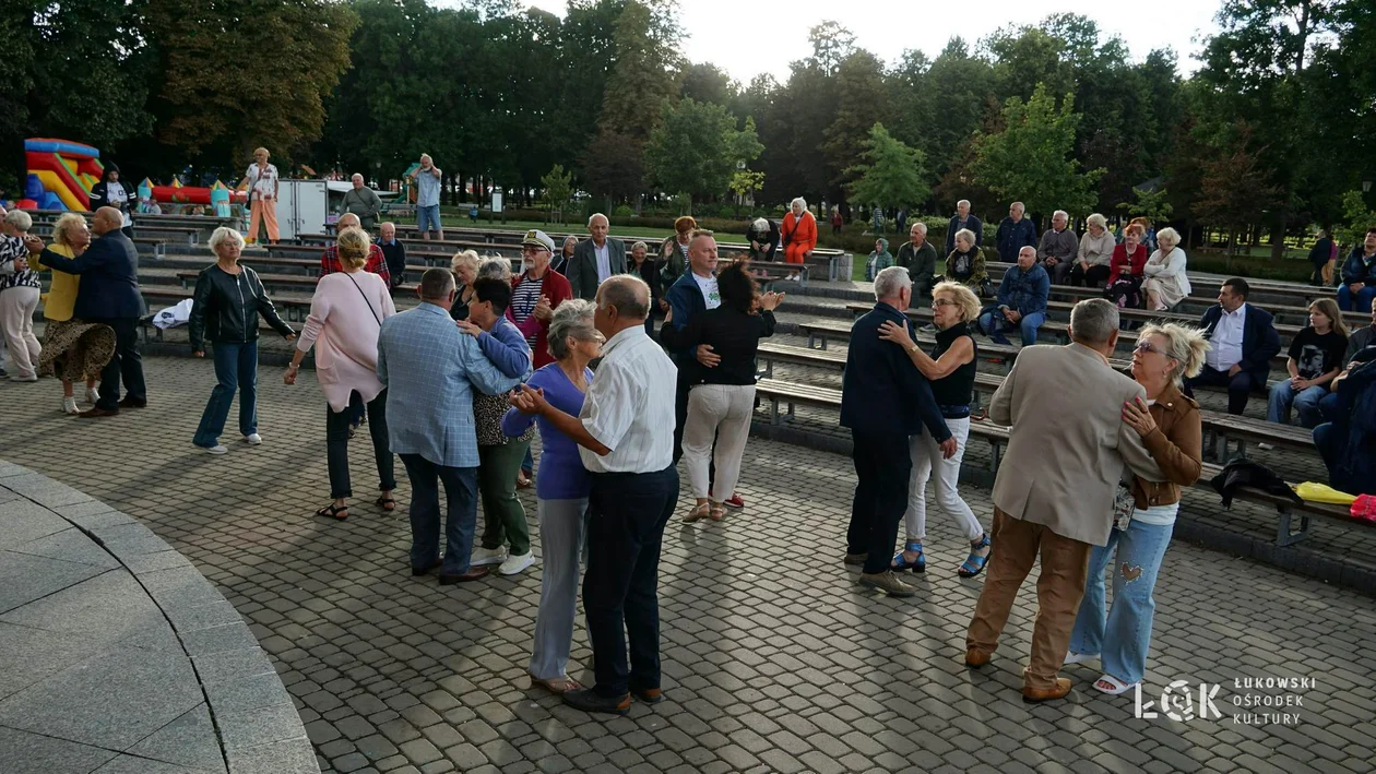 Letnia potańcówka w samym środku Łukowa