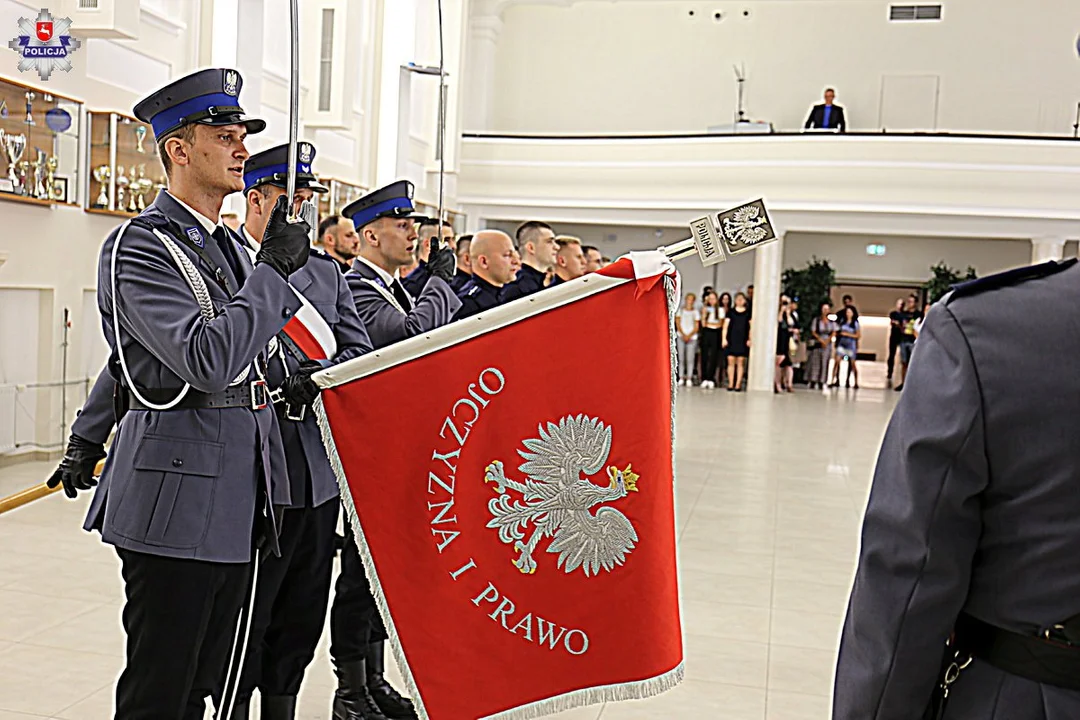 Lublin: Ponad 30 nowych policjantów zaczyna służbę
