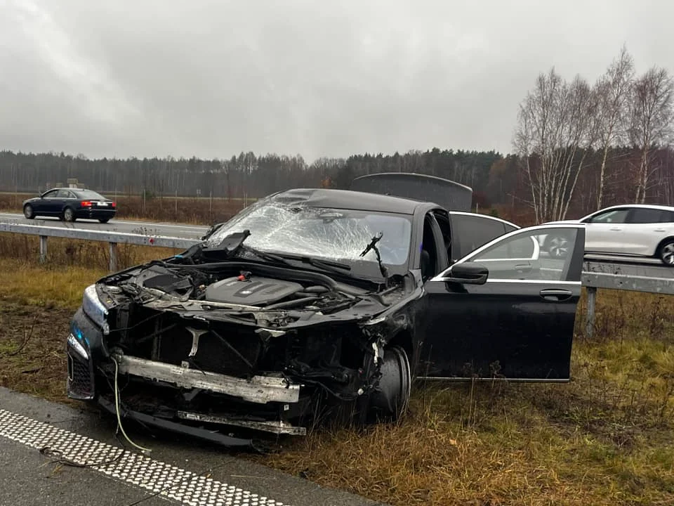 Pijani kierowcy na drodze. Jechał na spotkanie, ale otrzymał w drodze złą wiadomość i musiał się napić... - Zdjęcie główne