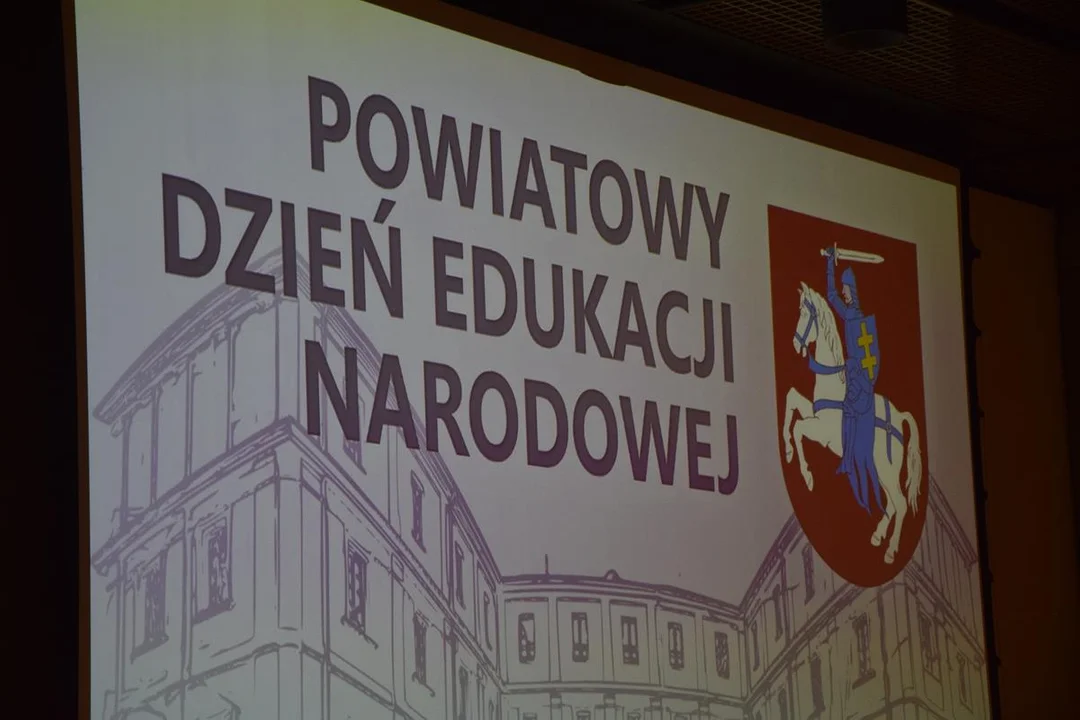 Powiat bialski : Nagrody dla nauczycieli, stypendia dla uczniów