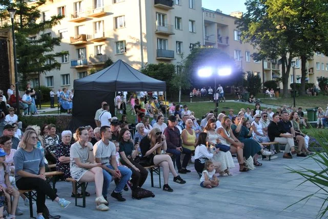 Wianki popłynęły, a Halina Frąckowiak porwała publiczność. Poniatowianki 2026 za nami cz. I (foto) - Zdjęcie główne