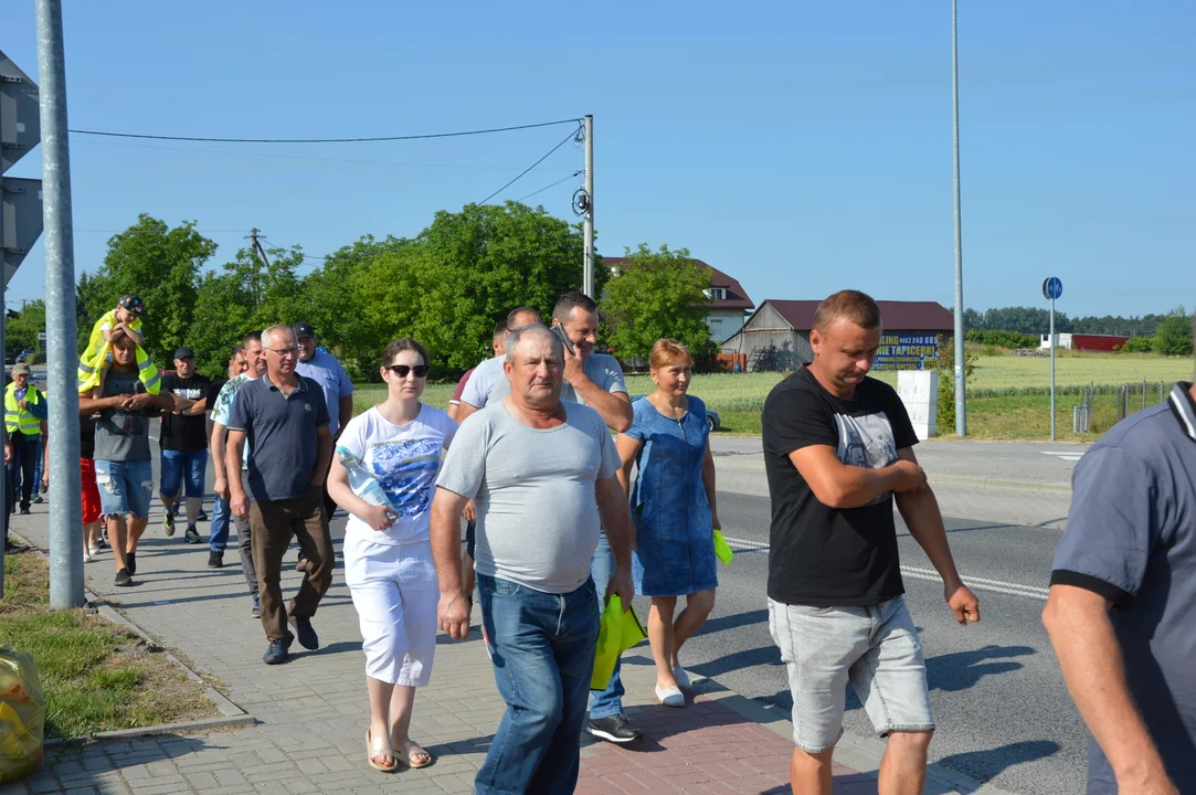 Poniedziałkowa akcja protestacyjna producentów malin w Opolu Lubelskim