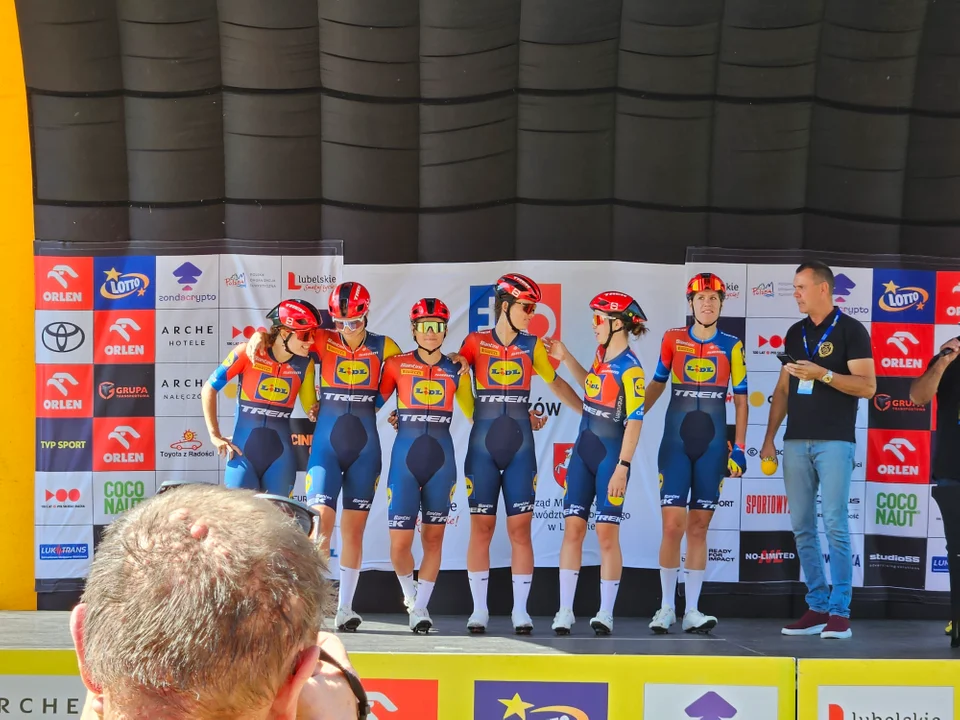 Nałęczów w centrum sportowych wydarzeń – finałowy etap Tour de Pologne Women wyruszył z Parku Zdrojowego