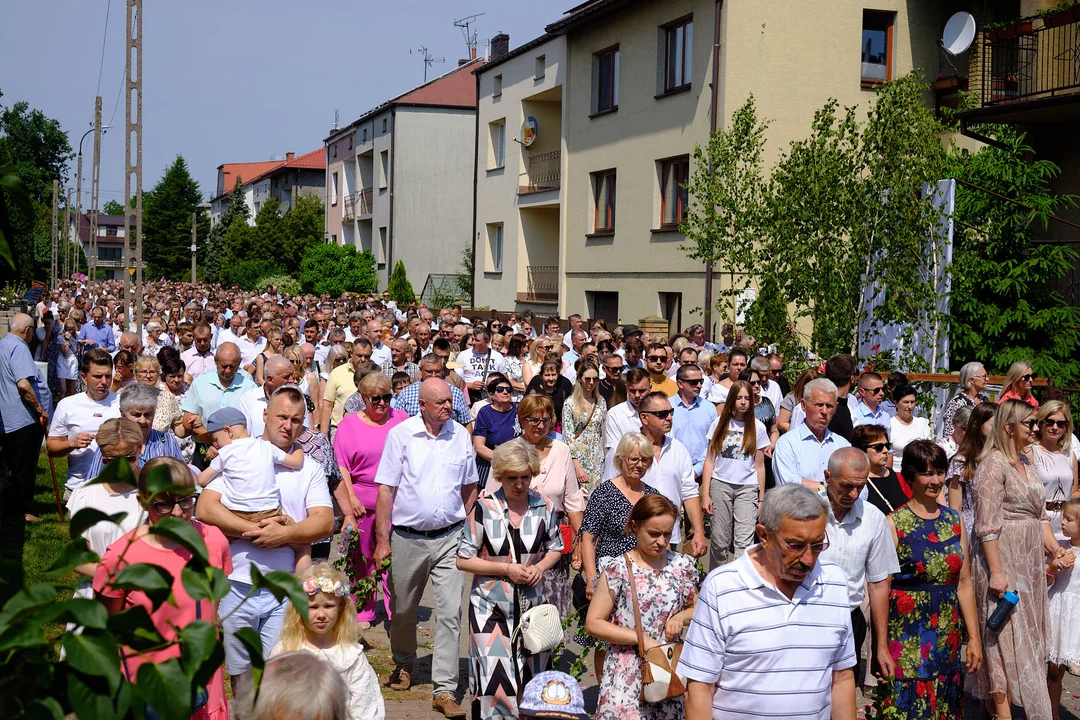 Procesja Bożego Ciała w parafii Matki Kościoła w Łukowie