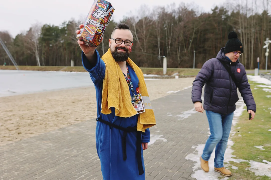 Morsowanie nad Zalewem Zimna Woda podczas WOŚP