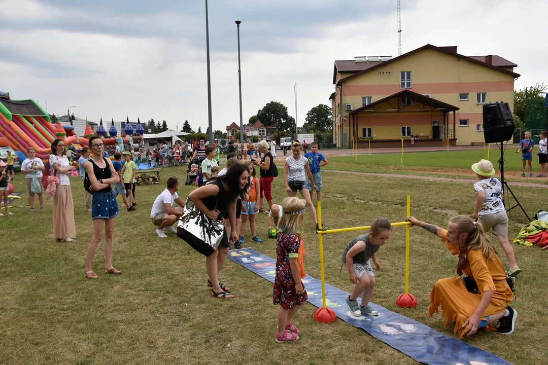 Niebanalna wioska Indian jako drugi wakacyjny piknik w Kąkolewnicy (ZDJĘCIA) - Zdjęcie główne