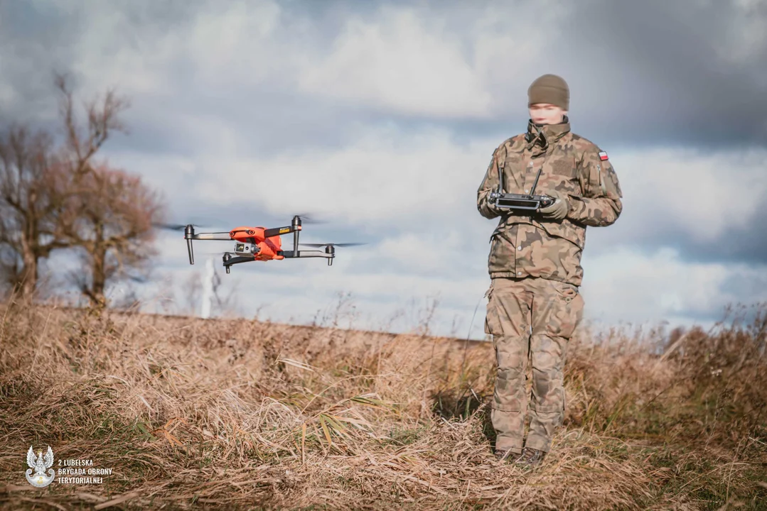 Wojsko sprawdza linie kolejowe po aktach dywersji. W akcji lubelscy terytorialsi