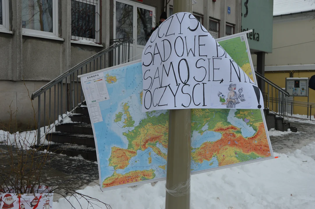 Protest przed Sądem Rejonowym w Opolu Lubelskim