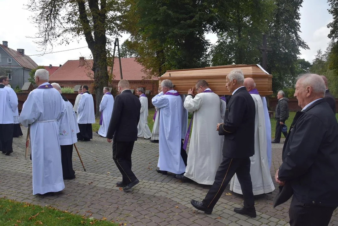 Uroczystości pogrzebowe śp. ks. kanonika Henryka Prządki