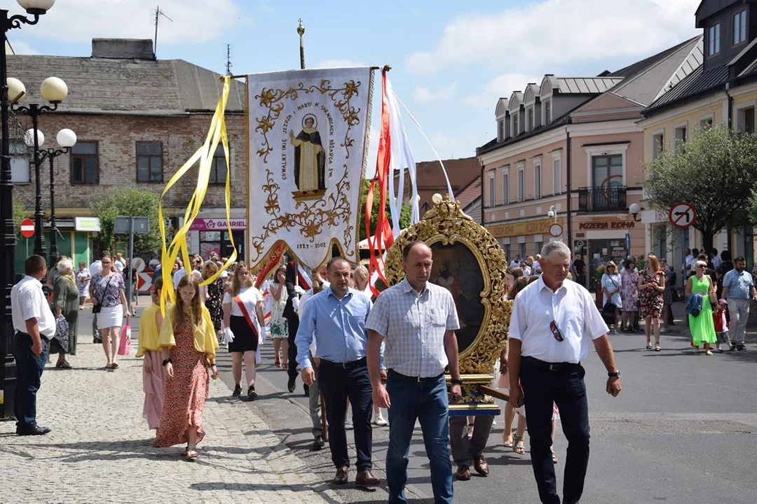 Biała Podlaska: Procesja Bożego Ciała na placu Wolności