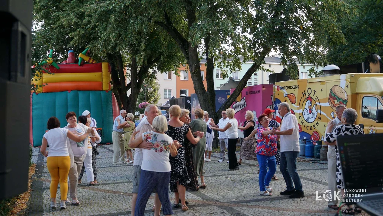 Żarciowozy i potańcówka w Łukowie