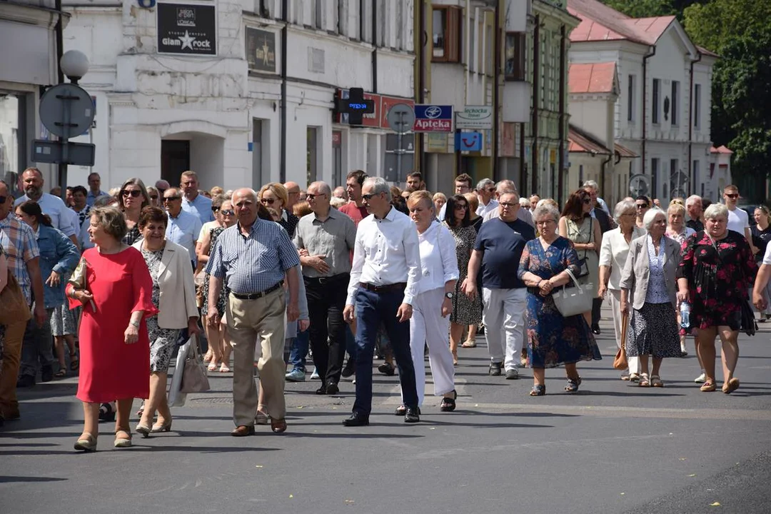 Biała Podlaska: Procesja Bożego Ciała na placu Wolności