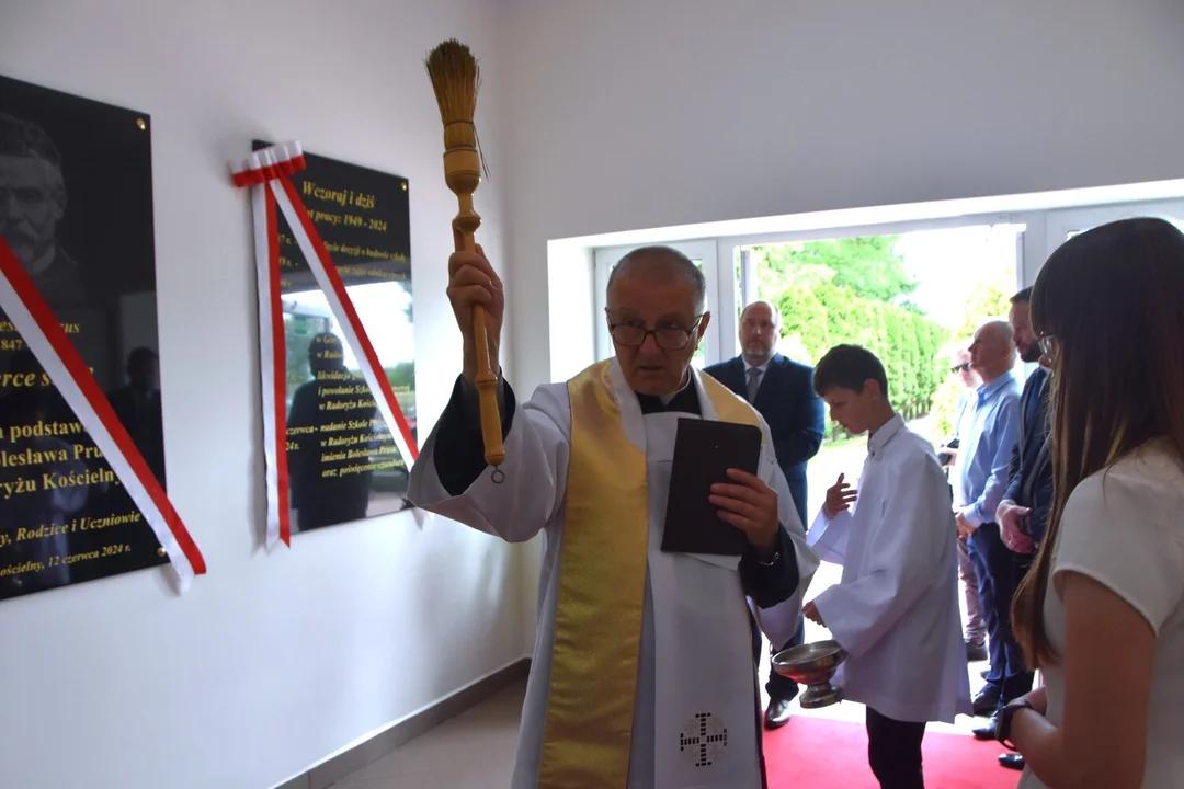 Szkoła Podstawowa w Radoryżu Kościelnym ma nowego patrona. To znany pisarz