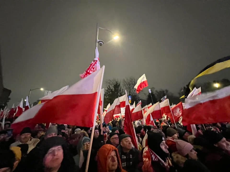 W Warszawie protestują członkowie PiS z Łukowa