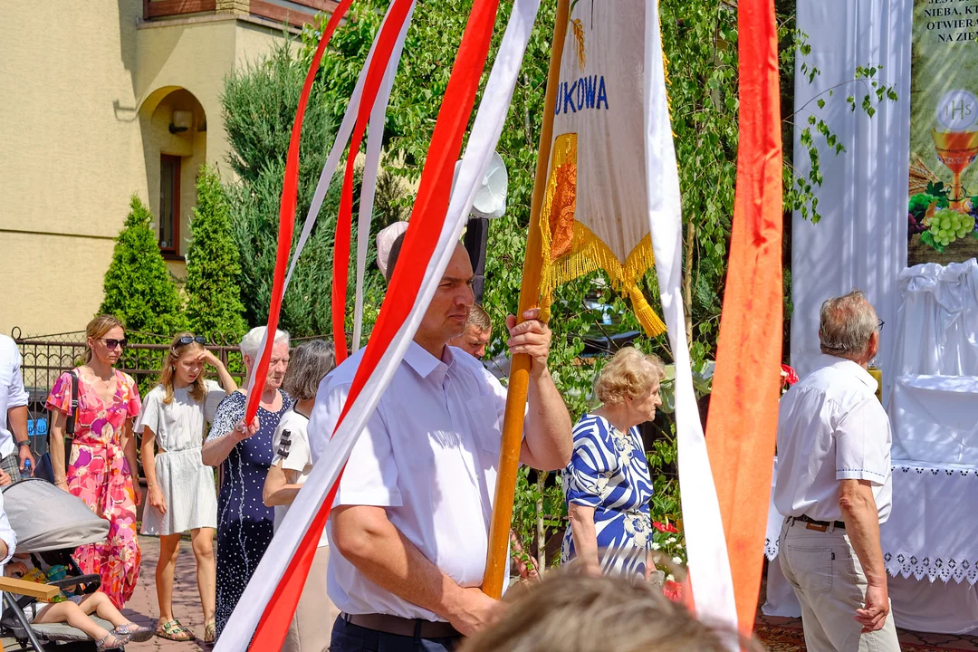 Procesja Bożego Ciała w parafii Matki Kościoła w Łukowie