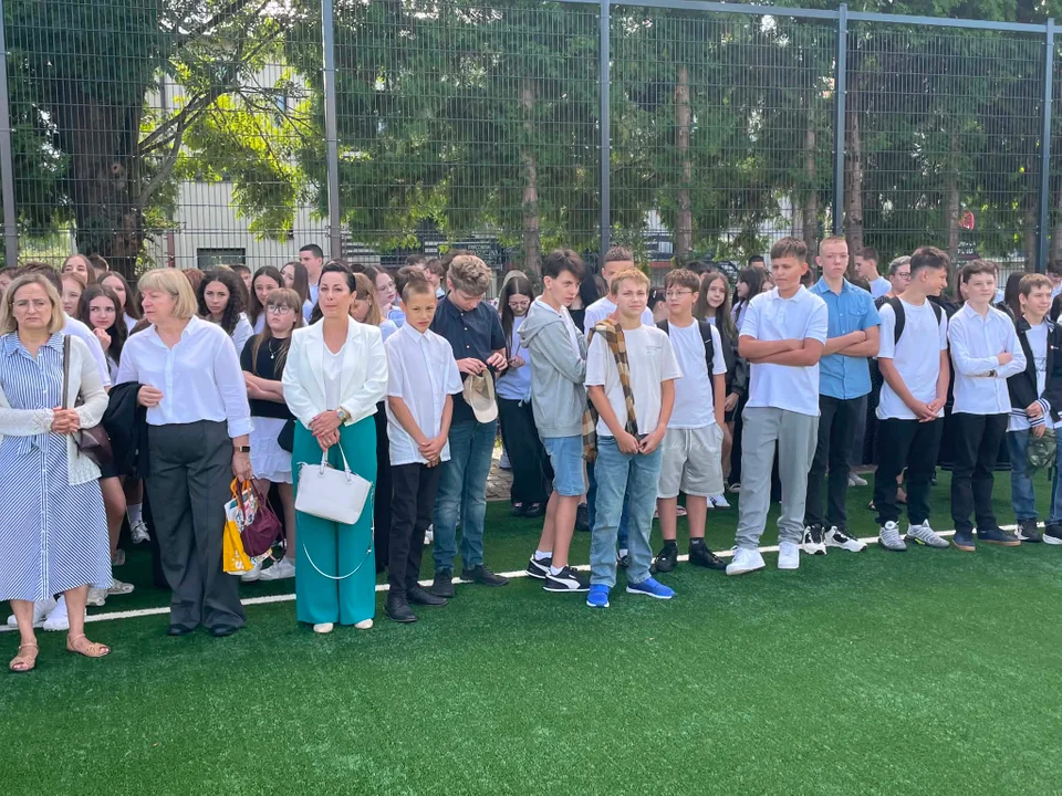 Rozpoczęcie roku szkolnego 2026/2027. Tak jest w biłgorajskiej „Jedynce” (foto) - Zdjęcie główne