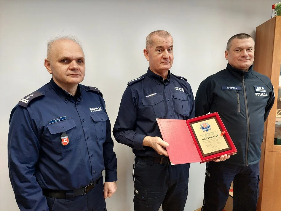 Powiat bialski: Policjant z terespolskiego komisariatu świętował 40 lat służby - Zdjęcie główne