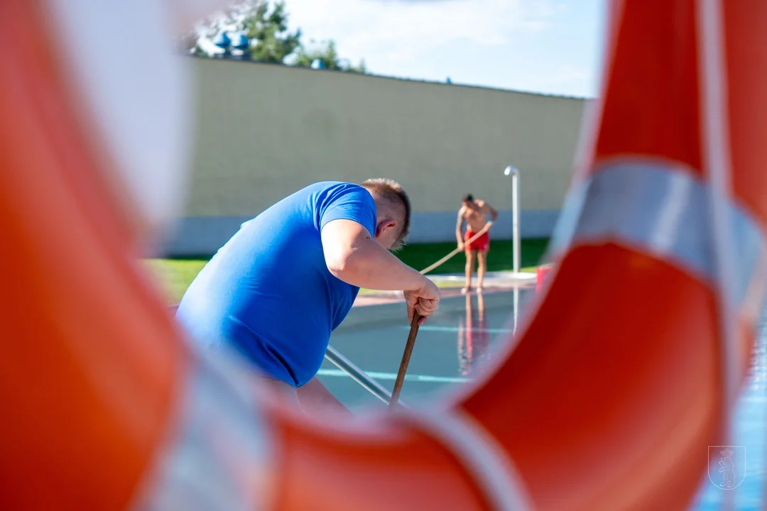 Wiceburmistrz Łukowa zbierał śmieci