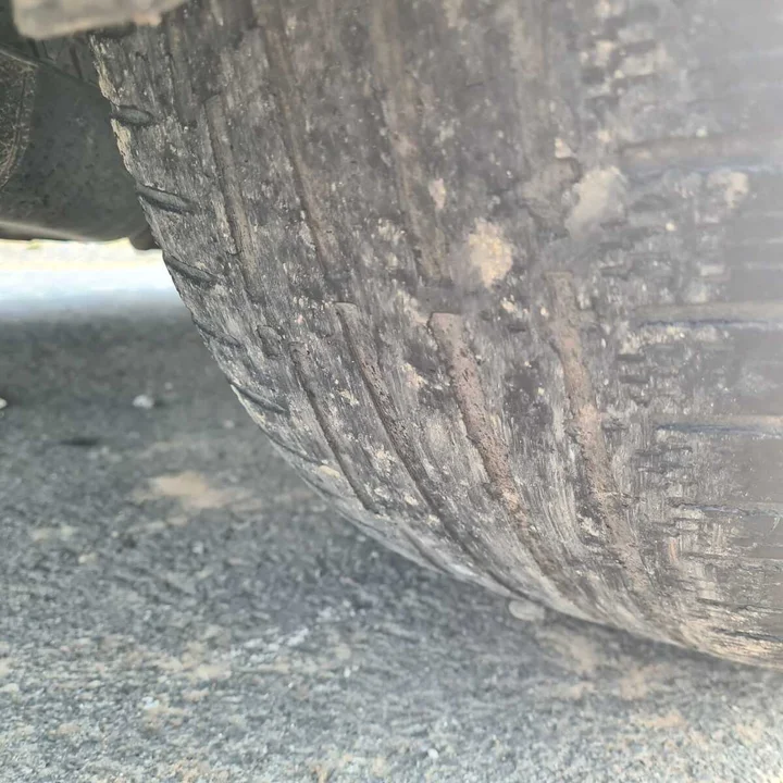 Powiat lubelski: Gnał za szybko zniszczonym BMW. Dostał wysoki mandat i stracił "prawko"