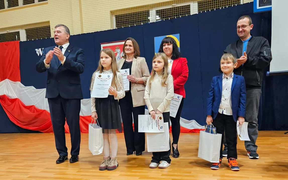 Konkurs plastyczny "Jestem patriotą" w gminie Międzyrzec – młodzi artyści nagrodzeni za patriotyczne symbole (ZDJĘCIA) - Zdjęcie główne