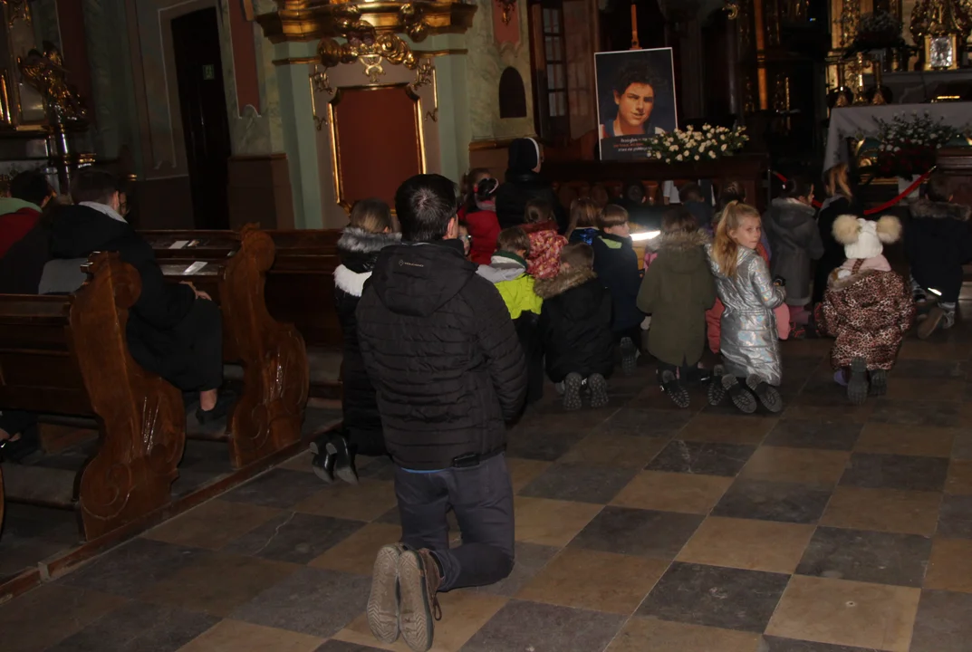 Adoracja relikwii w bazylice św. Anny w Lubartowie
