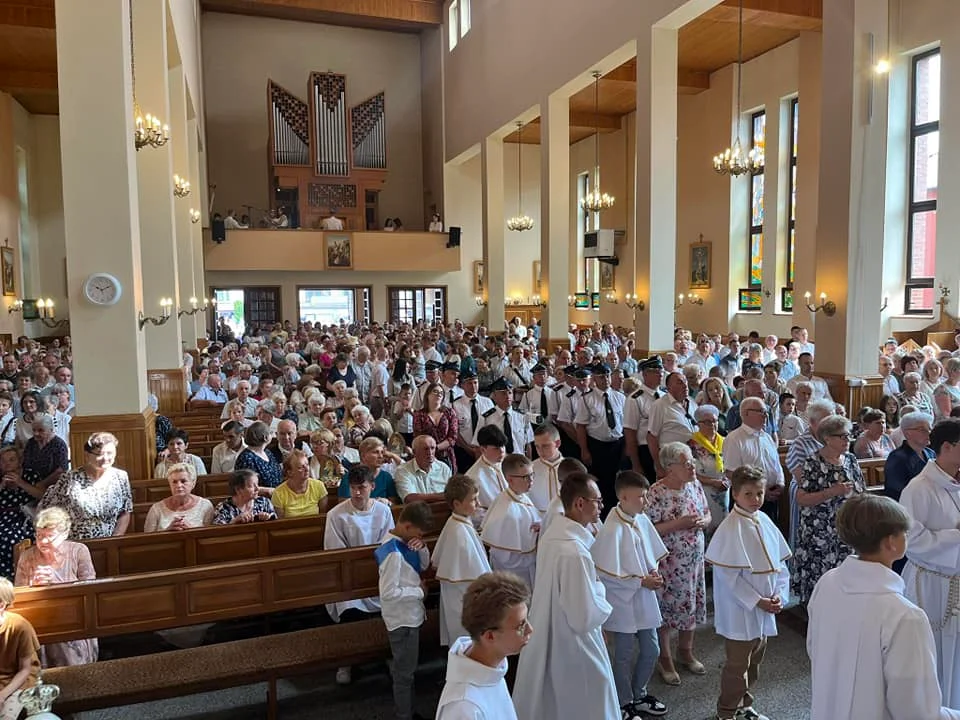 Procesja Bożego Ciała w parafii Matki Kościoła w Łukowie