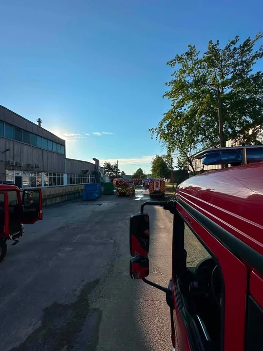 Pożar w hali produkcyjnej pod Garwolinem. Pracownicy zdążyli się ewakuować