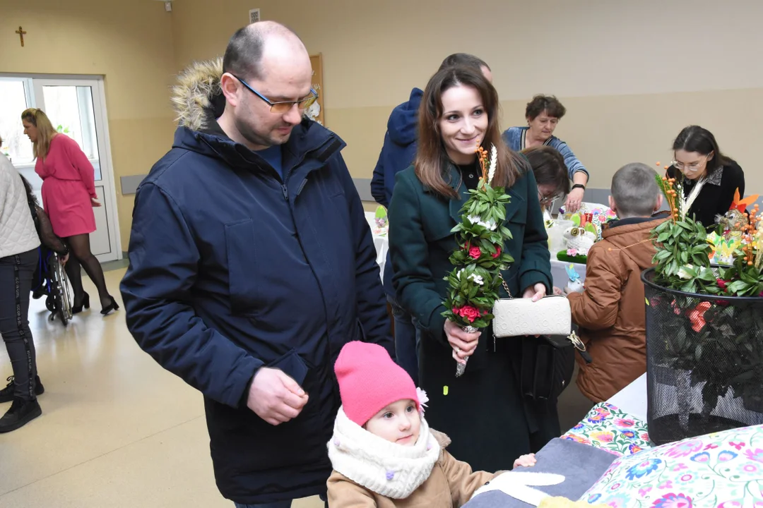 Piękne ozdoby wielkanocne na kiermaszu w Anielinie