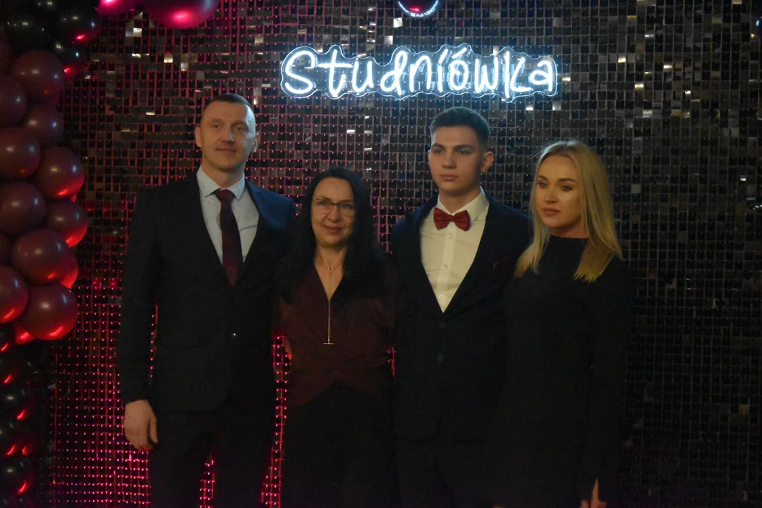 Zostało już tylko 100 dni do matury – studniówka ZST w Międzyrzecu Podlaskim (ZDJĘCIA) - Zdjęcie główne