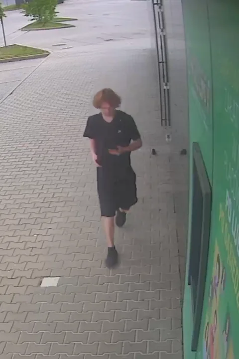 Oszustwo przez Instagrama i wyłudzenie 3200 zł. Poznańscy policjanci szukają sprawcy, ślad prowadzi do Lublina