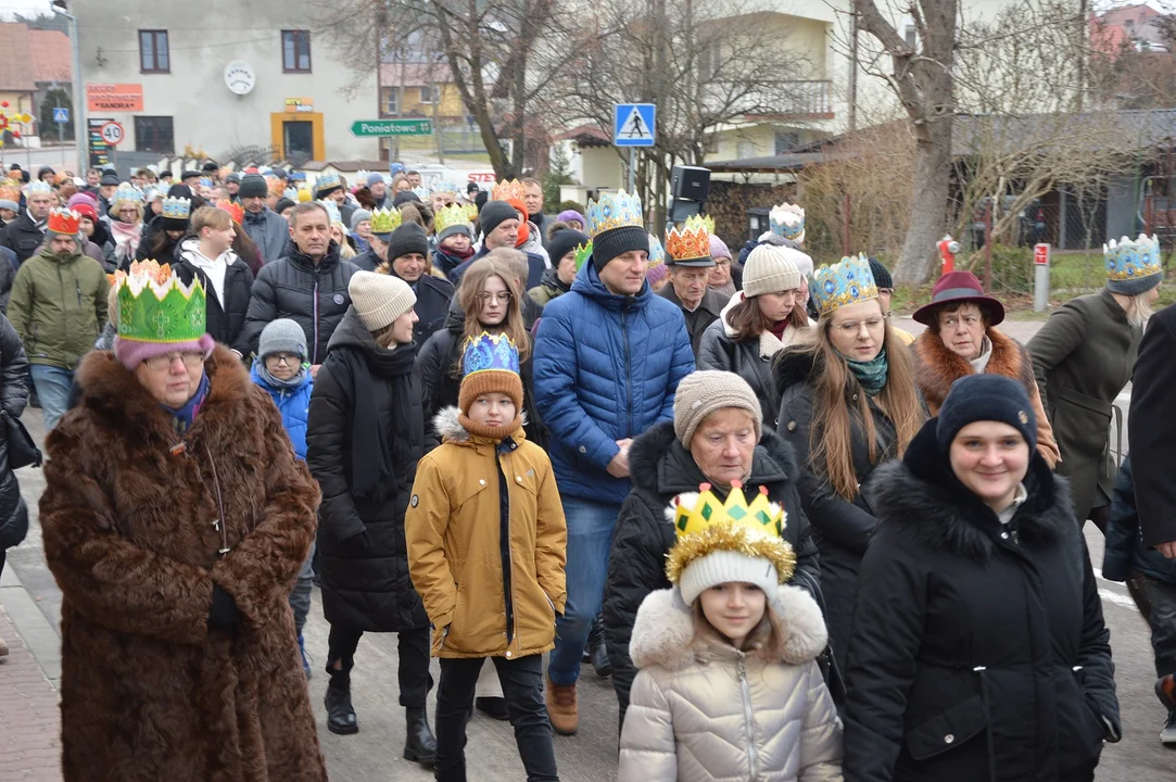 Orszak Trzech Króli przeszedł ulicami Chodla