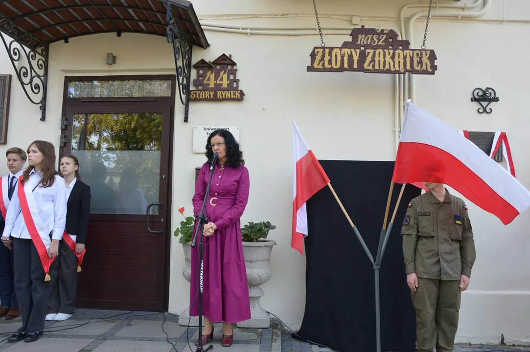 Odsłonięcie tablicy poświęconej zamordowanym Żydom z Opola Lubelskiego