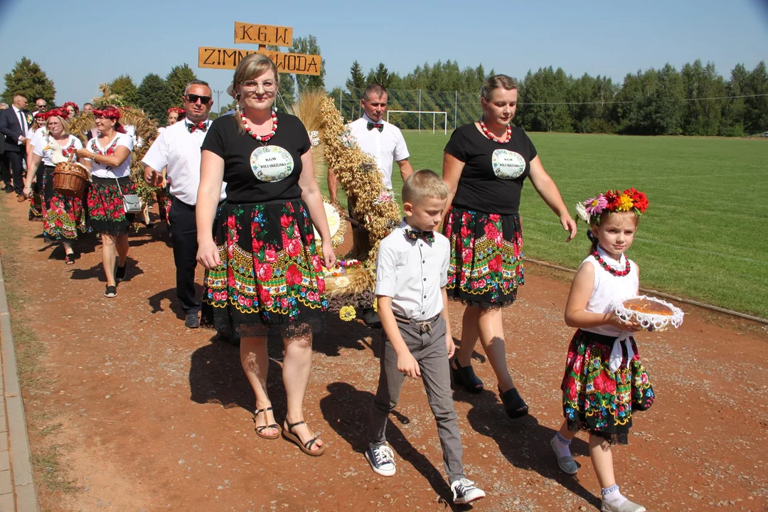 Tłumy na dożynkach w Krzywdzie. Wieńce, turniej sołectw i disco polo